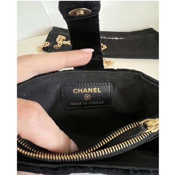 💯 Chanel mini pouch / bag with a Chanel chain - Picture 3 of 8
